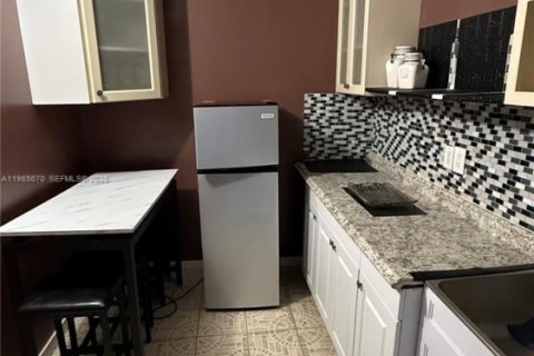 Propiedad comercial en alquiler en Miramar, Florida, 1 dormitorio, 113.71 m2 № 2047119 - foto 3