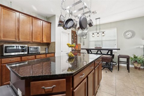 House in Orlando, Florida 5 bedrooms, 396.23 sq.m. № 1717574 - photo 19