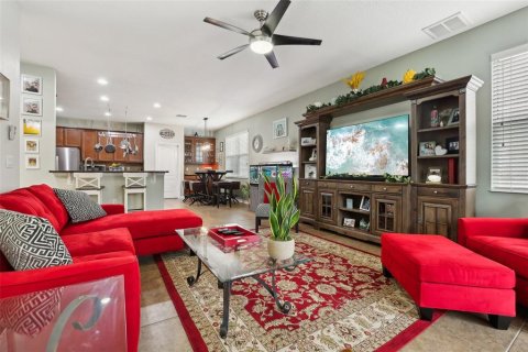 House in Orlando, Florida 5 bedrooms, 396.23 sq.m. № 1717574 - photo 10