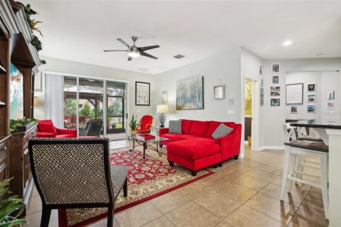 House in Orlando, Florida 5 bedrooms, 396.23 sq.m. № 1717574 - photo 8