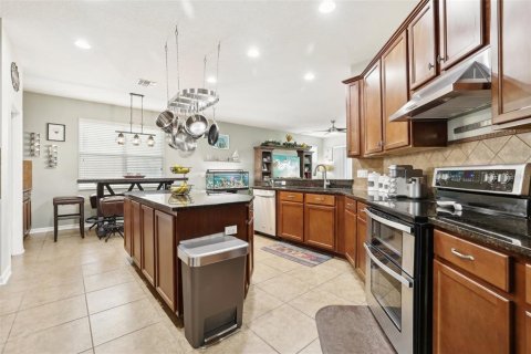 House in Orlando, Florida 5 bedrooms, 396.23 sq.m. № 1717574 - photo 17