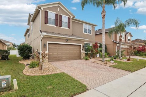 House in Orlando, Florida 5 bedrooms, 396.23 sq.m. № 1717574 - photo 2
