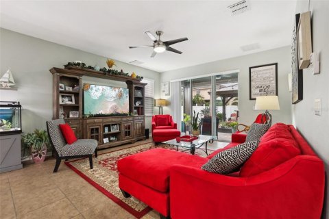 House in Orlando, Florida 5 bedrooms, 396.23 sq.m. № 1717574 - photo 6
