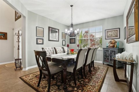 House in Orlando, Florida 5 bedrooms, 396.23 sq.m. № 1717574 - photo 13