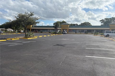 Condo in Margate, Florida, 2 bedrooms  № 1974729 - photo 16