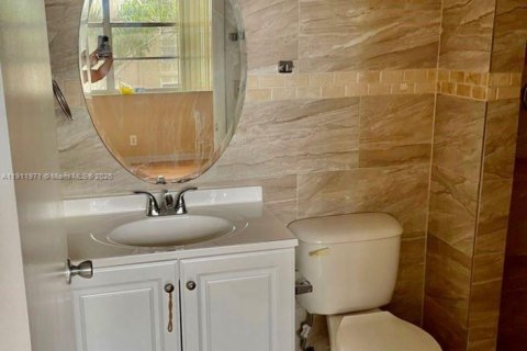 Condo in Margate, Florida, 2 bedrooms  № 1974729 - photo 24