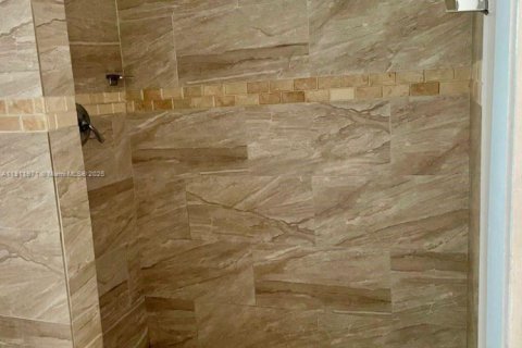 Condo in Margate, Florida, 2 bedrooms  № 1974729 - photo 21