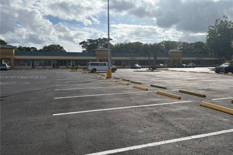 Condo in Margate, Florida, 2 bedrooms  № 1974729 - photo 17