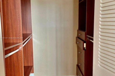 Condo in Margate, Florida, 2 bedrooms  № 1974729 - photo 22