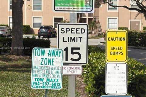 Снять в аренду кондоминиум в Маргит, Флорида 2 спальни, 92.9м2, № 1974729 - фото 28