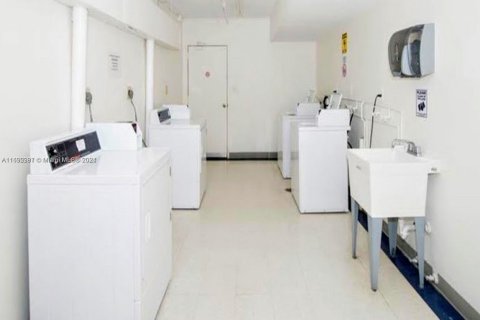 Condominio en alquiler en Miami Beach, Florida, 1 dormitorio, 52.95 m2 № 1958978 - foto 17