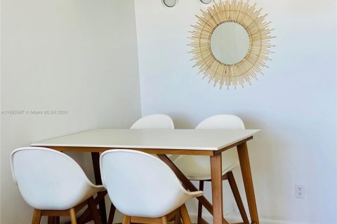 Condominio en alquiler en Miami Beach, Florida, 1 dormitorio, 52.95 m2 № 1958978 - foto 3