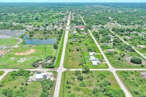 Terreno en venta en Lehigh Acres, Florida № 2164340 - foto 15