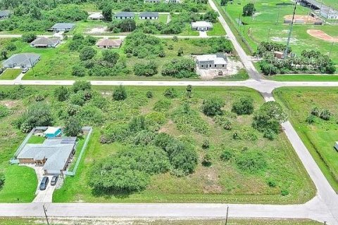 Terreno en venta en Lehigh Acres, Florida № 2164340 - foto 13