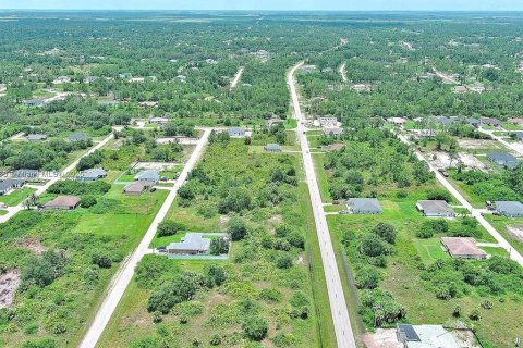 Terreno en venta en Lehigh Acres, Florida № 2164340 - foto 16