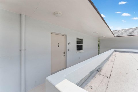 Condo in Delray Beach, Florida, 1 bedroom № 2177501 - photo 4