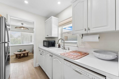 Condo in Delray Beach, Florida, 1 bedroom № 2177501 - photo 14