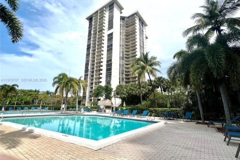 Condominio en venta en Aventura, Florida, 1 dormitorio, 85.28 m2 № 2043807 - foto 4