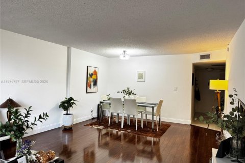 Condominio en venta en Aventura, Florida, 1 dormitorio, 85.28 m2 № 2043807 - foto 6