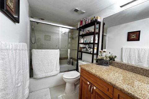 Condominio en venta en Aventura, Florida, 1 dormitorio, 85.28 m2 № 2043807 - foto 10