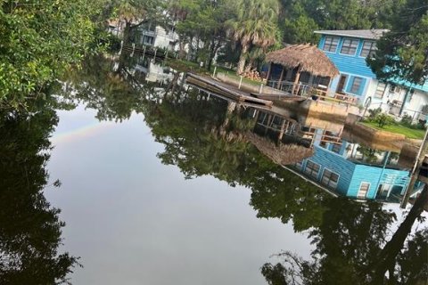 Terreno en venta en Weeki Wachee, Florida № 639756 - foto 1