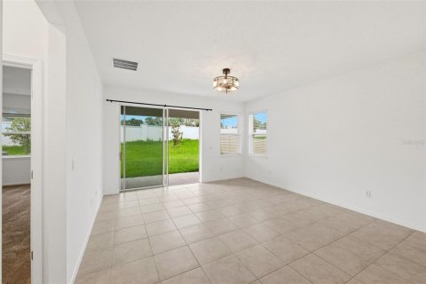 House in Clermont, Florida 4 bedrooms, 207.73 sq.m. № 2236680 - photo 9