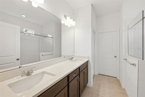 House in Clermont, Florida 4 bedrooms, 207.73 sq.m. № 2236680 - photo 28