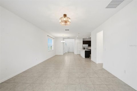 House in Clermont, Florida 4 bedrooms, 207.73 sq.m. № 2236680 - photo 10