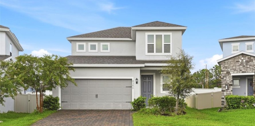 House in Clermont, Florida 4 bedrooms, 207.73 sq.m. № 2236680