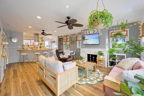 Copropriété à louer à Hollywood, Floride: 2 chambres, 74.88 m2 № 2169666 - photo 9