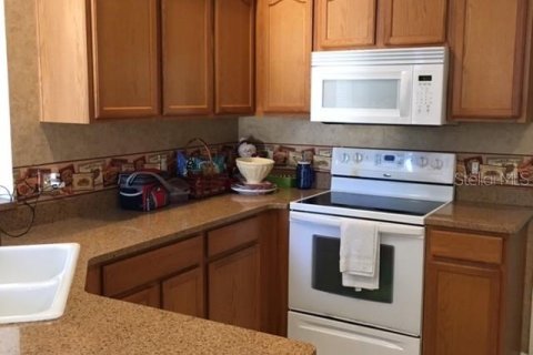 Townhouse in Pinellas Park, Florida 3 bedrooms, 188.13 sq.m. № 1912415 - photo 2