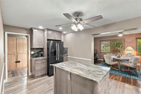 Condo in Pinellas Park, Florida, 3 bedrooms  № 2383396 - photo 10