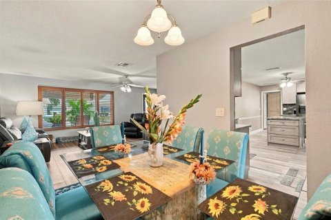 Condo in Pinellas Park, Florida, 3 bedrooms  № 2383396 - photo 6