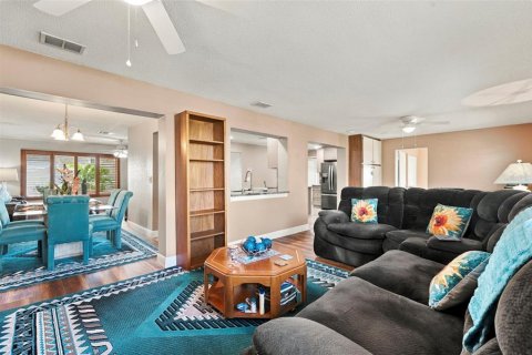 Condo in Pinellas Park, Florida, 3 bedrooms  № 2383396 - photo 20