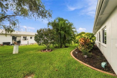 Condo in Pinellas Park, Florida, 3 bedrooms  № 2383396 - photo 22