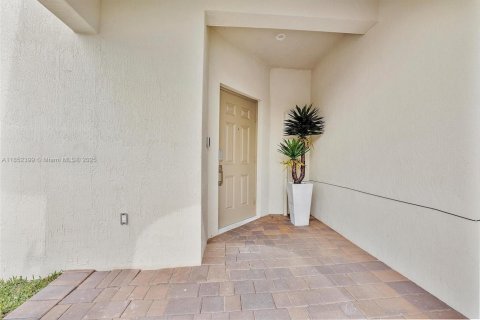 Townhouse in Miami, Florida 3 bedrooms, 142.98 sq.m. № 1859048 - photo 16