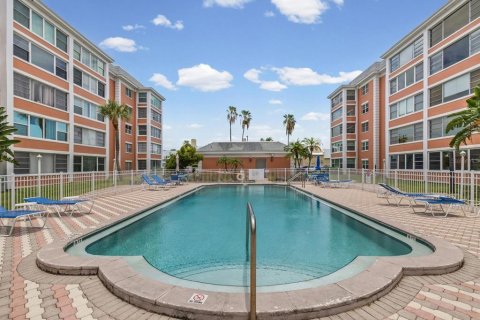 Copropriété à vendre à Saint Petersburg, Floride: 2 chambres, 97.55 m2 № 2231314 - photo 27