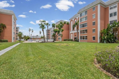 Copropriété à vendre à Saint Petersburg, Floride: 2 chambres, 97.55 m2 № 2231314 - photo 30