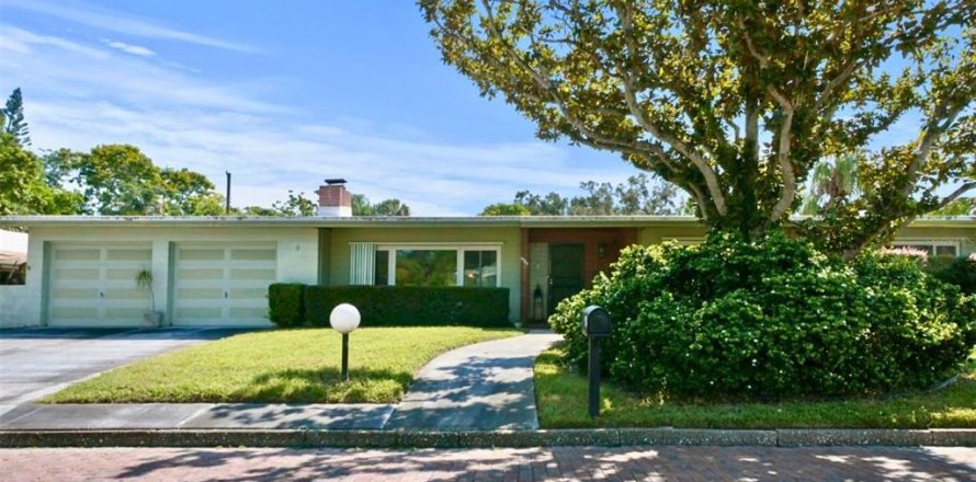 Villa ou maison à Gulfport, Floride 3 chambres, 162.76 m2 № 1906702