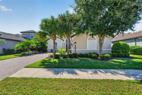 House in Bradenton, Florida 3 bedrooms, 269.23 sq.m. № 2431055 - photo 2