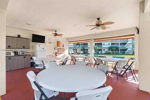 Condominio en venta en Hollywood, Florida, 2 dormitorios, 81.75 m2 № 2082888 - foto 9