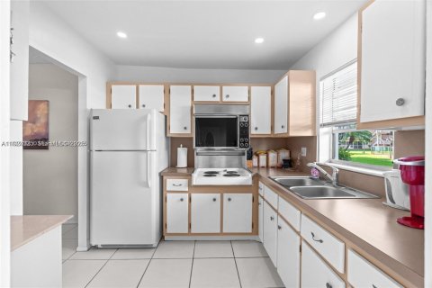 Condominio en venta en Hollywood, Florida, 2 dormitorios, 81.75 m2 № 2082888 - foto 14