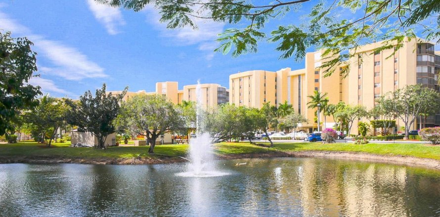 Condo in Lauderhill, Florida, 2 bedrooms  № 1142240