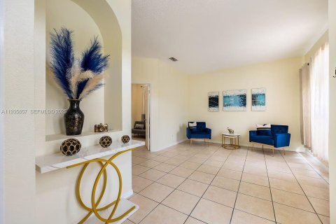 Casa en alquiler en Kissimmee, Florida, 5 dormitorios № 1993967 - foto 18