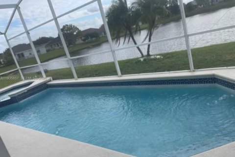 Casa en alquiler en Kissimmee, Florida, 5 dormitorios № 1993967 - foto 6