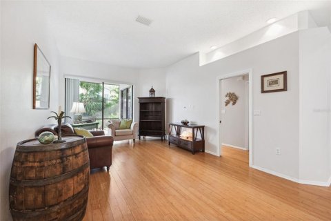 House in Tarpon Springs, Florida 3 bedrooms, 185.8 sq.m. № 1655171 - photo 5