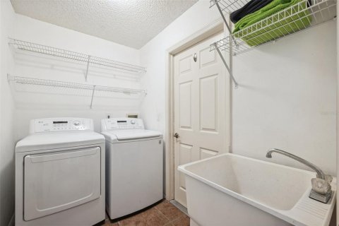 House in Tarpon Springs, Florida 3 bedrooms, 185.8 sq.m. № 1655171 - photo 25