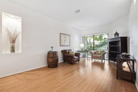 House in Tarpon Springs, Florida 3 bedrooms, 185.8 sq.m. № 1655171 - photo 6