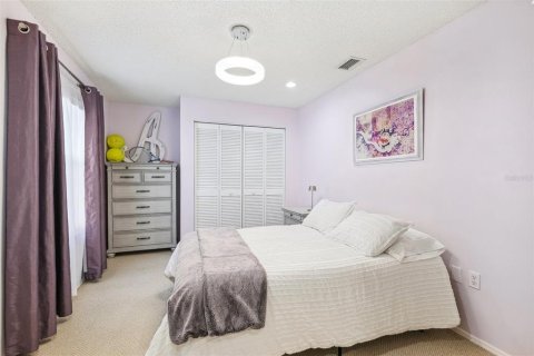 House in Tarpon Springs, Florida 3 bedrooms, 185.8 sq.m. № 1655171 - photo 20