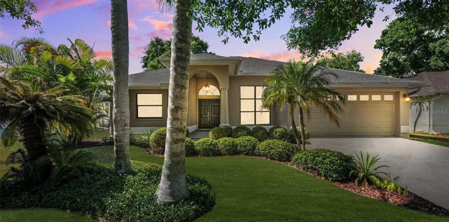 House in Tarpon Springs, Florida 3 bedrooms, 185.8 sq.m. № 1655171